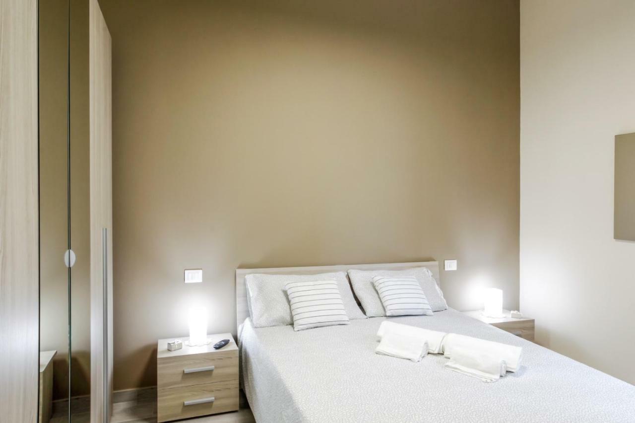 Bari Centrale Railway Station Apartment エクステリア 写真