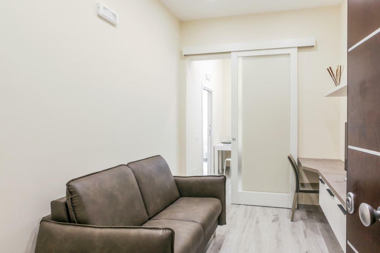 Bari Centrale Railway Station Apartment エクステリア 写真